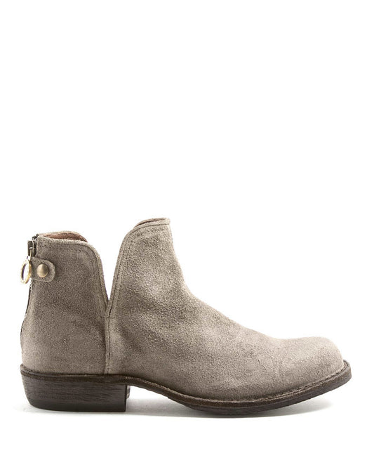 FIORENTINI + BAKER, CARNABY CARMA, Short ankle boot with lateral cuts perfect for the warmer season. Handcrafted by skilled artisans. Made in Italy. Made to last.
