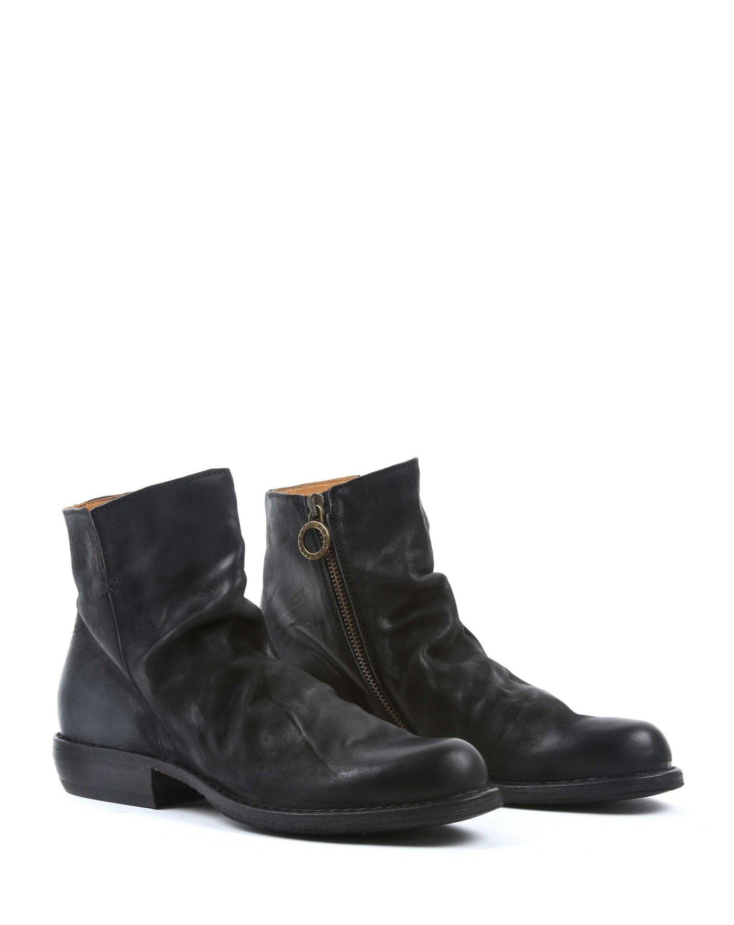 FIORENTINI + BAKER, CARNABY CHILL, Timeless and versatile ankle boots inspired by the Eighties. Ankle boot with wrinkled vamp and slightly pointed toe. Handcrafted by skilled artisans. Made in Italy. Made to last.