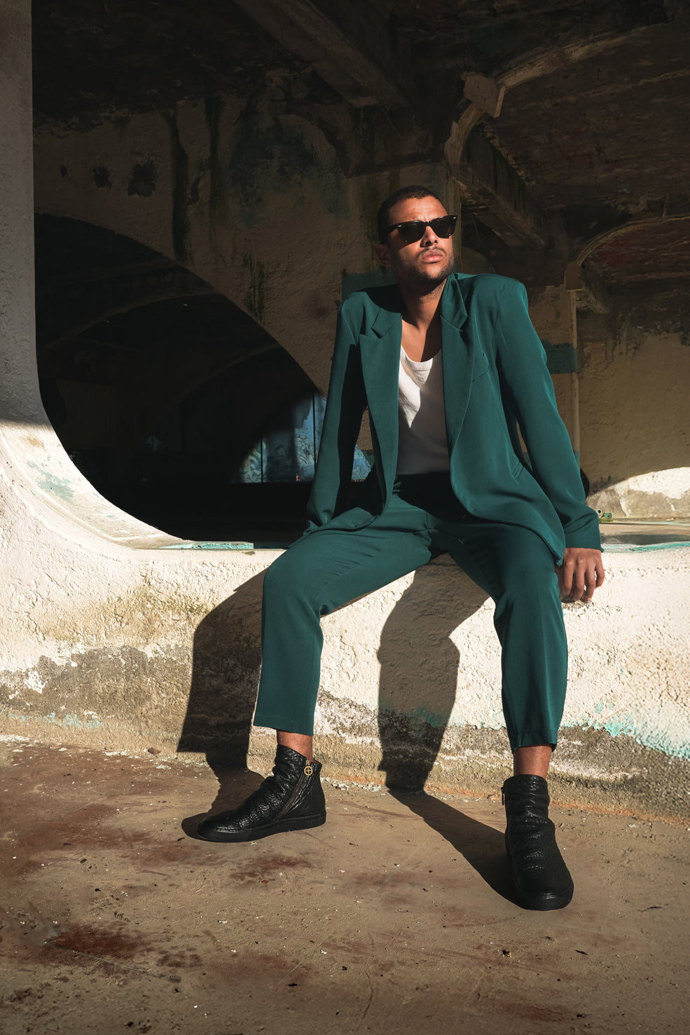 Artisan leather footwear & accessories. Made in Italy & made to