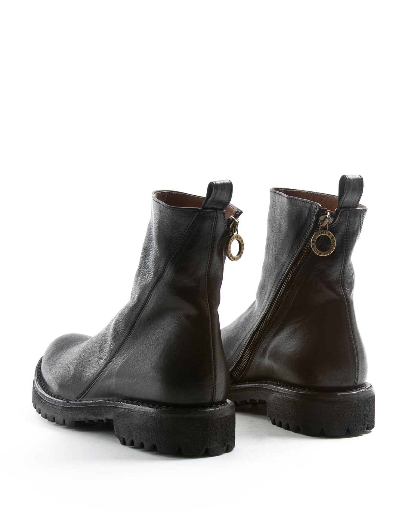 FIORENTINI + BAKER, ETERNITY MASSIVE M-EVI, Simple and stylish unisex ankle boots with diagonal zip and robust rubber sole. Handcrafted by skilled artisans. Made in Italy. Made to last.