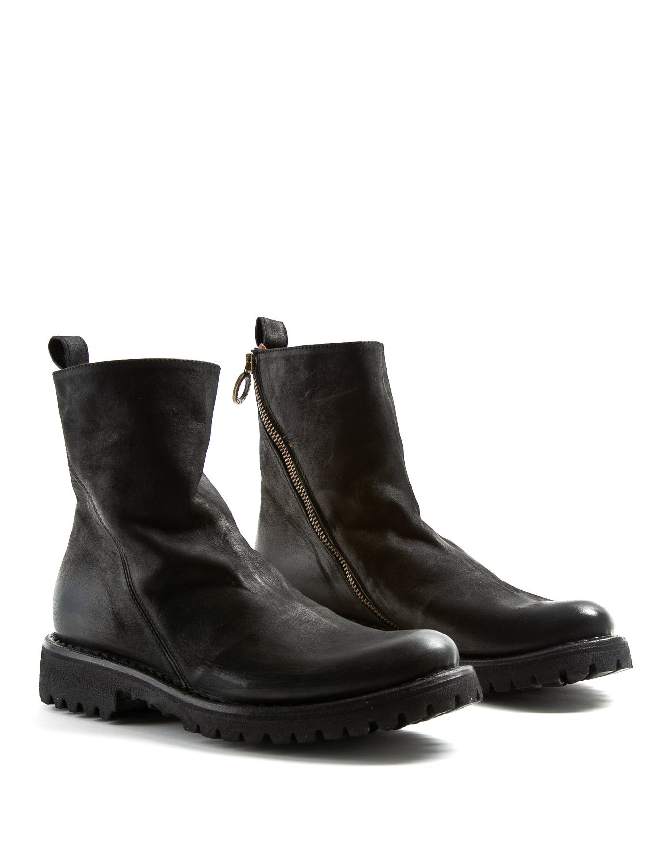 FIORENTINI + BAKER, ETERNITY MASSIVE M-EVI, Simple and stylish unisex ankle boots with diagonal zip and robust rubber sole. Handcrafted by skilled artisans. Made in Italy. Made to last.