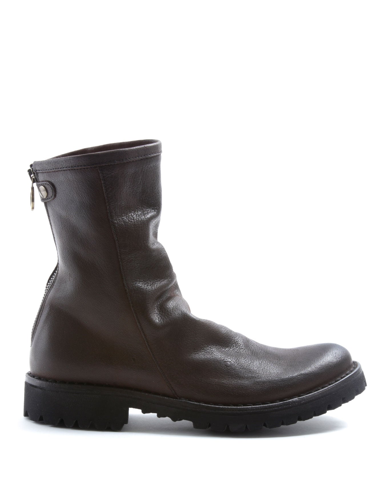 FIORENTINI + BAKER, ETERNITY MASSIVE M-EVEN, A simple and stylish leather ankle boot, a British design with a new thicker sole. Handcrafted by skilled artisans. Made in Italy. Made to last.