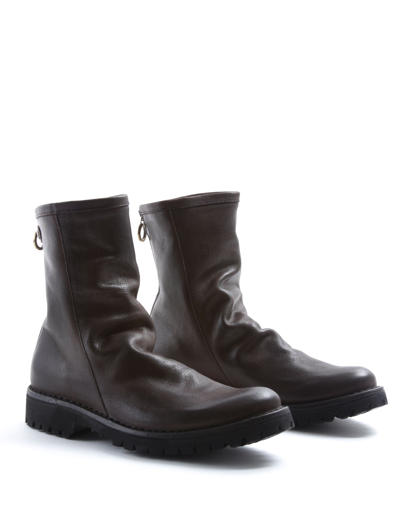 FIORENTINI + BAKER, ETERNITY MASSIVE M-EVEN, A simple and stylish leather ankle boot, a British design with a new thicker sole. Handcrafted by skilled artisans. Made in Italy. Made to last.