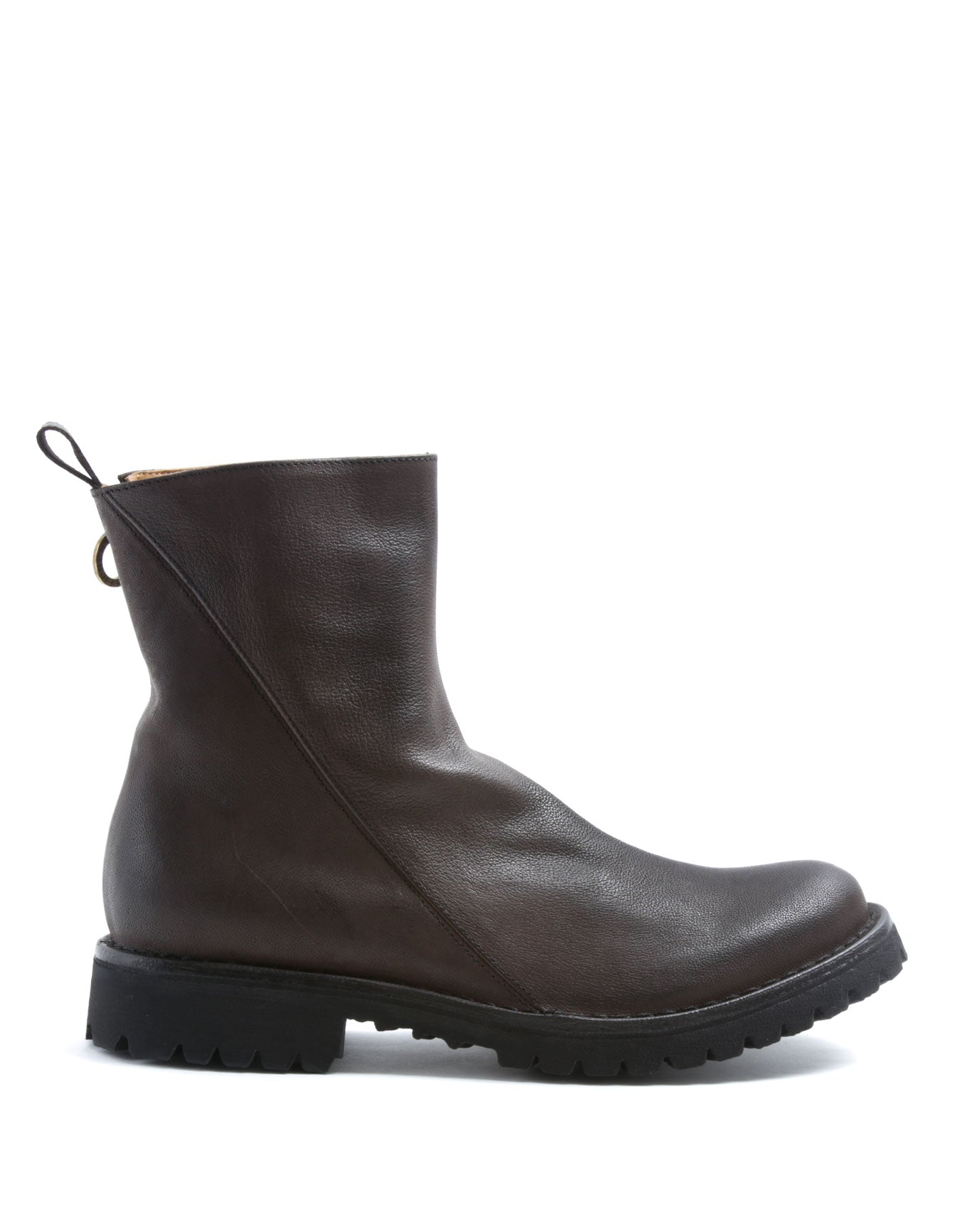 FIORENTINI + BAKER, ETERNITY MASSIVE M-EVI, Simple and stylish unisex ankle boots with diagonal zip and robust rubber sole. Handcrafted by skilled artisans. Made in Italy. Made to last.