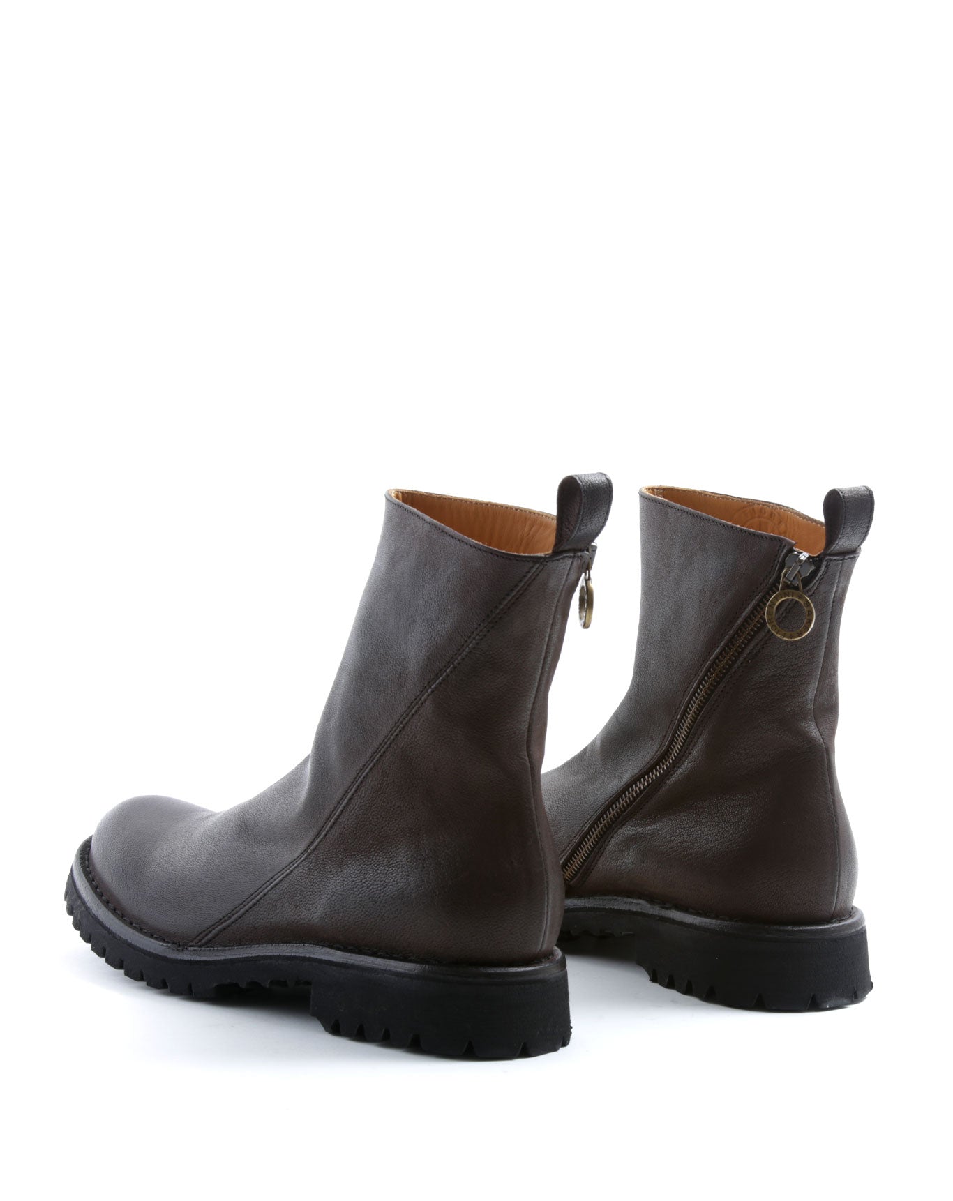 FIORENTINI + BAKER, ETERNITY MASSIVE M-EVI, Simple and stylish unisex ankle boots with diagonal zip and robust rubber sole. Handcrafted by skilled artisans. Made in Italy. Made to last.