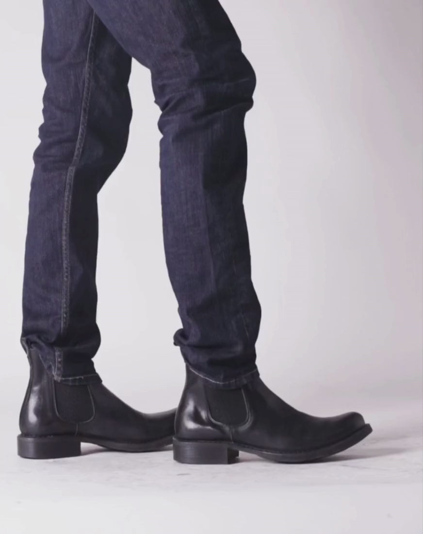 Men classic Chelsea boots for a timeless style-Made in Italy-video