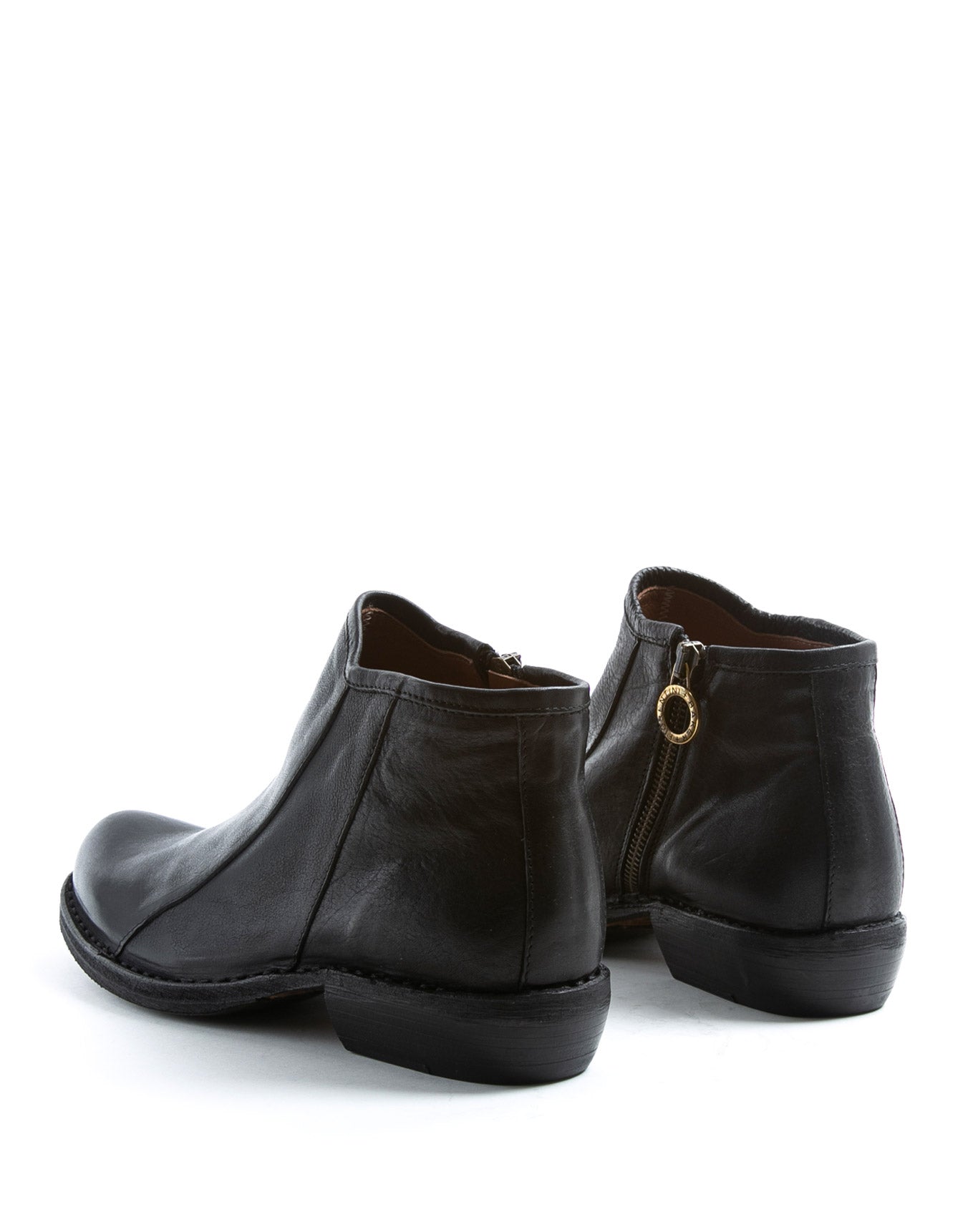 FIORENTINI + BAKER, CARNABY CARP, Ankle boot with inside zip and contrasting stitching for all seasons. Handcrafted by skilled artisans. Made in Italy. Made to last.