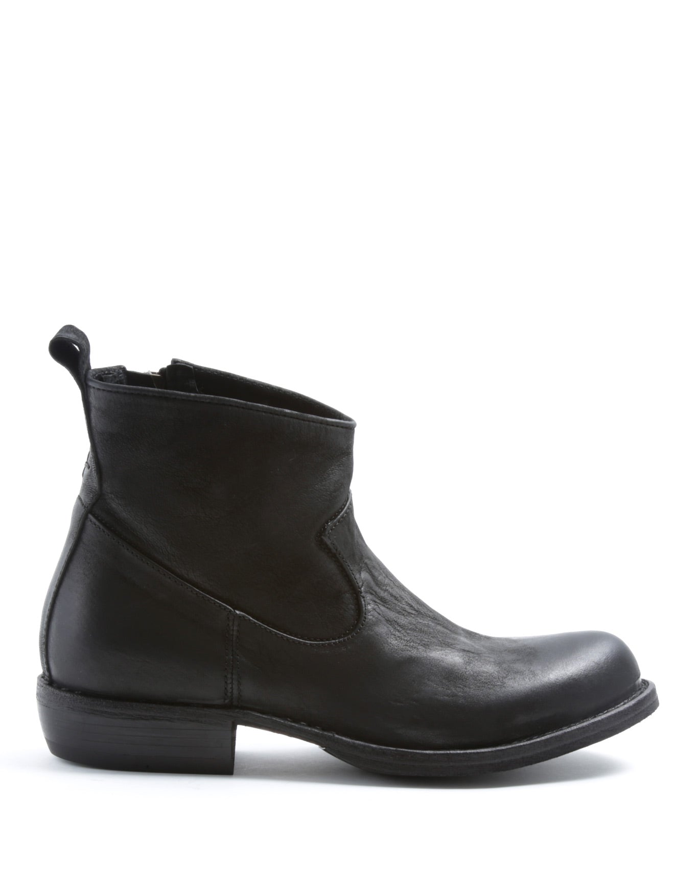 FIORENTINI + BALKER, CARNABY CENYS, A timeless and versatile leather boot ideal for all seasons. Ankle boot with slightly pointed toe and inside zip. Handcrafted by skilled artisans. Made in Italy. Made to last.