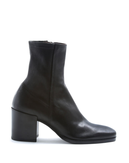 FIORENTINI + BAKER, CLAREY CRA, An exceptionally comfortable and versatile boot. Elegant and sassy. Handcrafted by skilled artisans. Made in Italy. Made to last.
