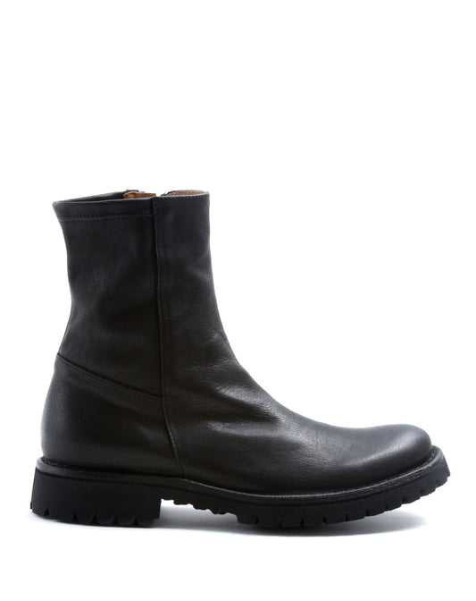 FIORENTINI + BAKER, ETERNITY MASSIVE M-EBE, Effortlessly stylish unisex boots. The stretch leather panel gives a tight but comfortable fit. Handcrafted by skilled artisans. Made in Italy. Made to last.